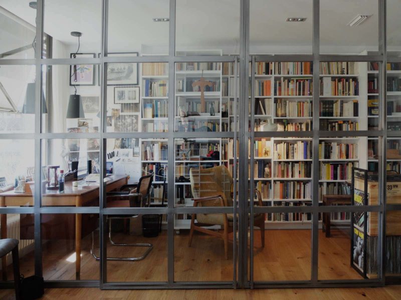 Interiorista Barcelona proyectos reformas viviendas Libreria