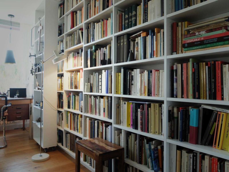 Interiorista Barcelona proyectos reformas viviendas Libreria